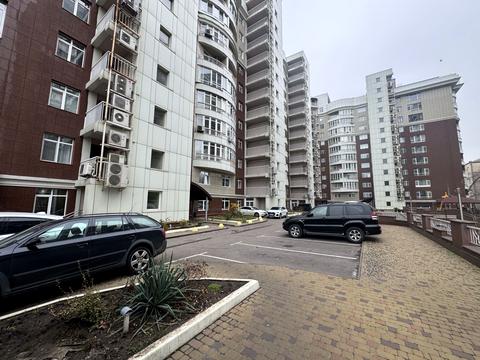 комерційна за адресою Антоновича вул. (Горького), 131