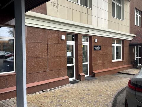 комерційна за адресою Антоновича вул. (Горького), 131