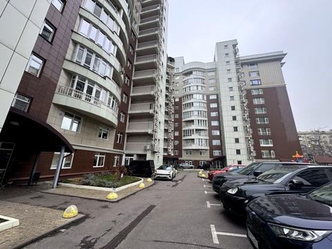 коммерческая по адресу Антоновича ул. (Горького), 131