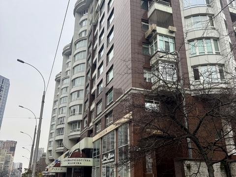 комерційна за адресою Антоновича вул. (Горького), 131