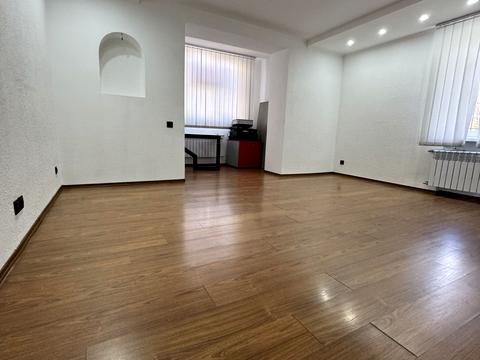 квартира за адресою Євгена Чикаленка вул., 44