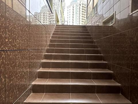 комерційна за адресою Перлинна вул., 2