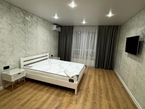 квартира за адресою Домбровського вул., 3б, к.14,15