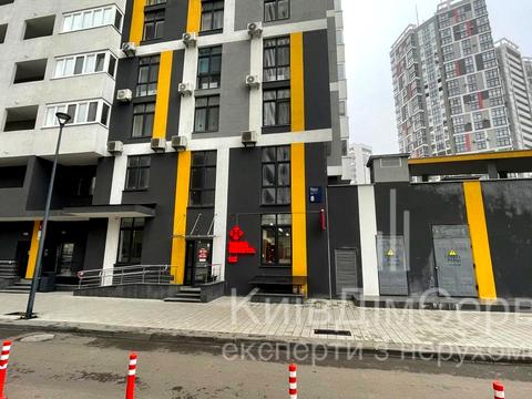 комерційна за адресою Микільсько-Слобідська вул., 8