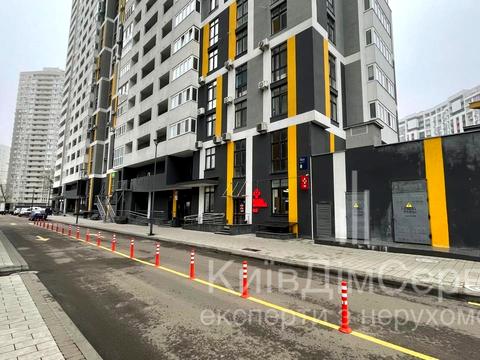 комерційна за адресою Микільсько-Слобідська вул., 8