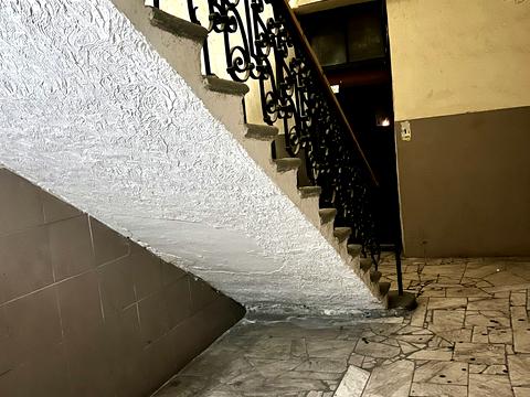 комерційна за адресою Саксаганського вул., 147/5