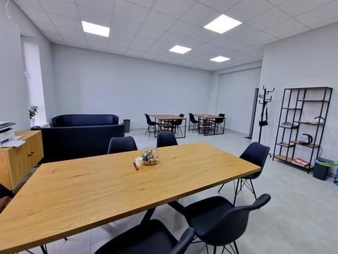 комерційна за адресою Центральна вул. (Чапаєва), 65