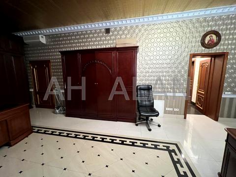 комерційна за адресою Євгена Чикаленка вул. (Пушкінська), 32