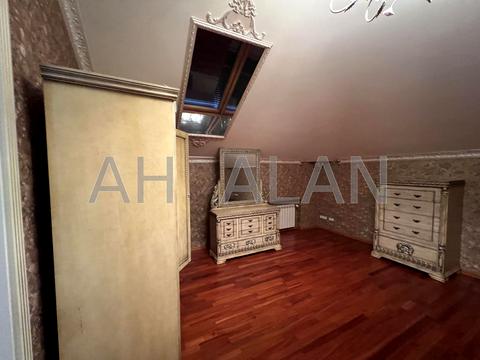 комерційна за адресою Євгена Чикаленка вул. (Пушкінська), 32