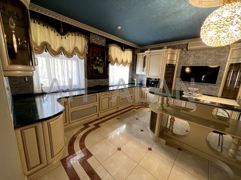 комерційна за адресою Євгена Чикаленка вул. (Пушкінська), 32