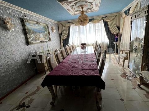 комерційна за адресою Євгена Чикаленка вул. (Пушкінська), 32