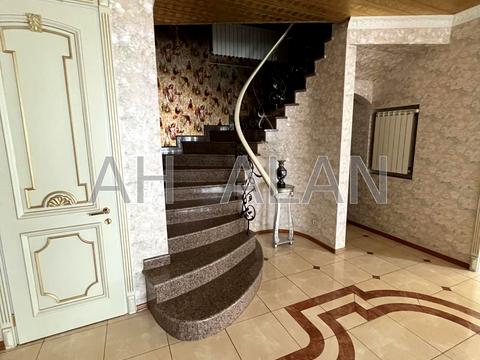 комерційна за адресою Євгена Чикаленка вул. (Пушкінська), 32