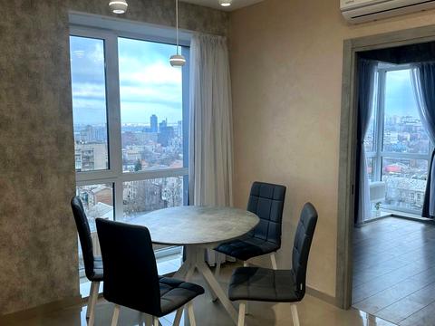 квартира за адресою Василя Вишиваного вул., 42-А