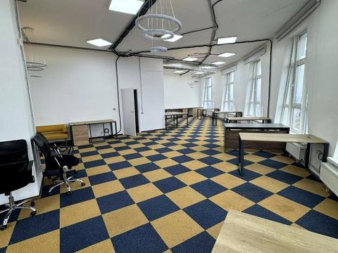 комерційна за адресою Кловський узвіз (Кловський), 7a