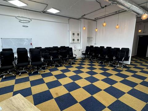 комерційна за адресою Кловський узвіз (Кловський), 7a