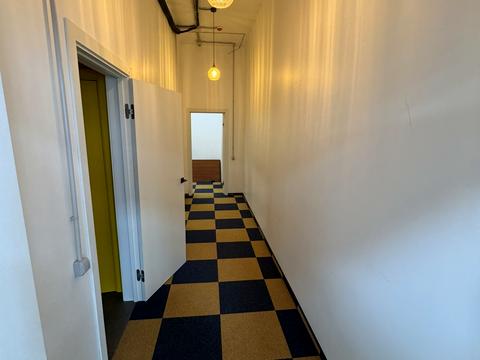 комерційна за адресою Кловський узвіз (Кловський), 7a