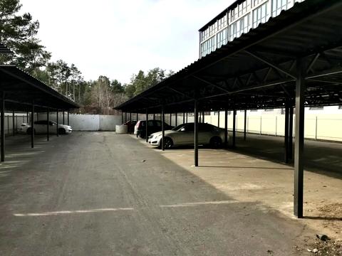 комерційна за адресою Радистів вул., 18