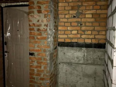 комерційна за адресою Радистів вул., 18