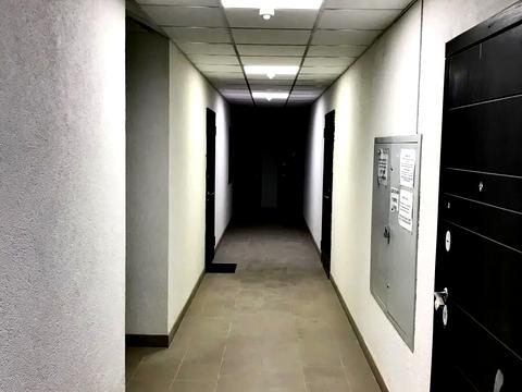 комерційна за адресою Радистів вул., 18