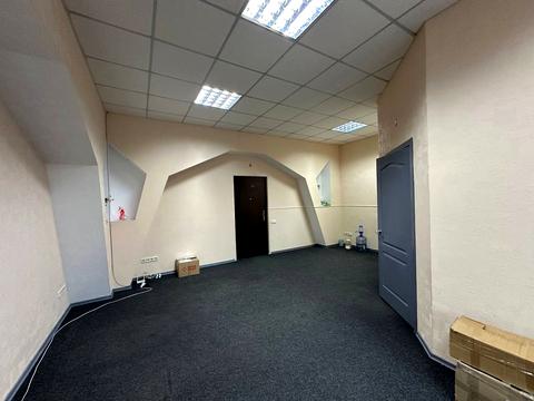 комерційна за адресою Сергія Подолинського вул. (Благоєва), 31г