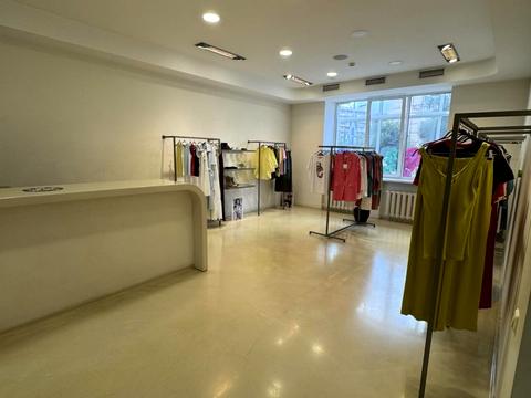 коммерческая по адресу Владимира Ивасюка просп. (Героїв Сталінграду), 1