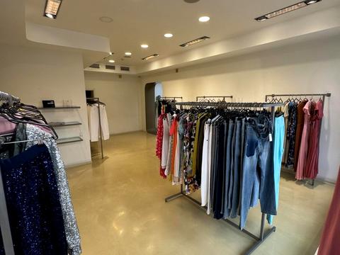 коммерческая по адресу Владимира Ивасюка просп. (Героїв Сталінграду), 1