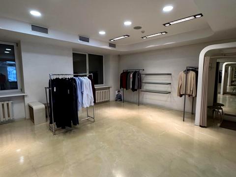 коммерческая по адресу Владимира Ивасюка просп. (Героїв Сталінграду), 1