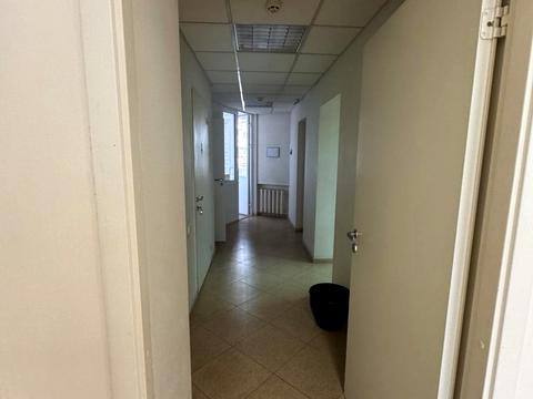 коммерческая по адресу Владимира Ивасюка просп. (Героїв Сталінграду), 1