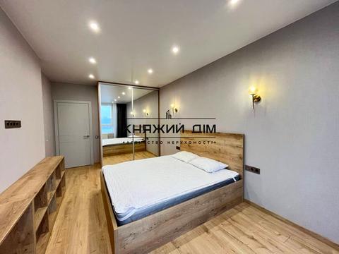 квартира за адресою Київ, Дніпровська набережна вул., 17-К