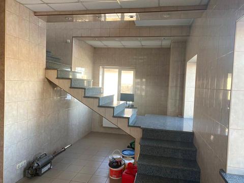 комерційна за адресою В'ячеслава Чорновола вул., 15