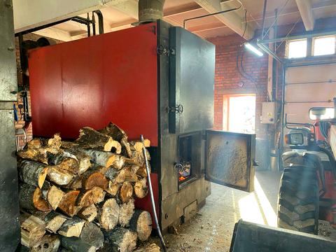 комерційна за адресою В'ячеслава Чорновола вул., 15