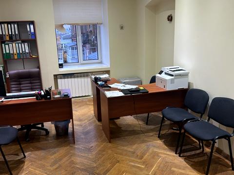 комерційна за адресою Велика Васильківська вул. (Червоноармійська), 21