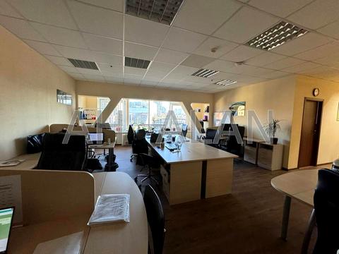 комерційна за адресою Антоновича вул. (Горького), 172