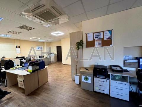 комерційна за адресою Антоновича вул. (Горького), 172