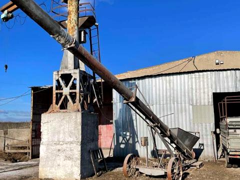 комерційна за адресою Заводський пров., 1