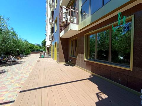 комерційна за адресою Французький бульв., 60б