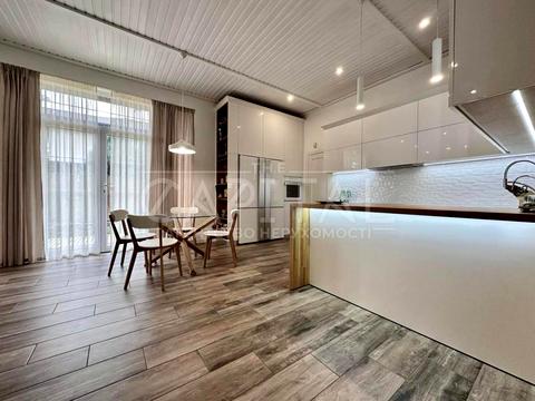 дом по адресу Евгения Коновальца ул.