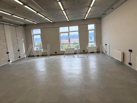 коммерческая по адресу Степана Бандеры просп. (Московський), 8