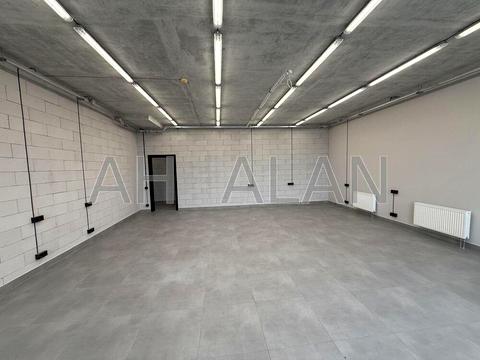 коммерческая по адресу Степана Бандеры просп. (Московський), 8