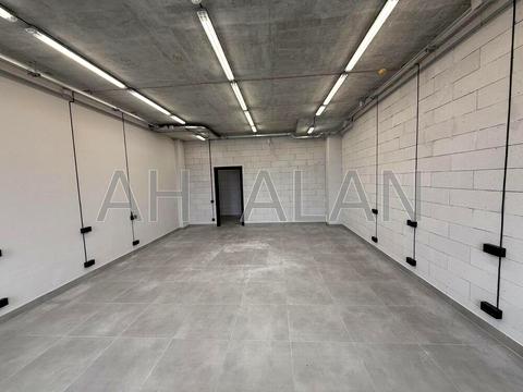 коммерческая по адресу Степана Бандеры просп. (Московський), 8