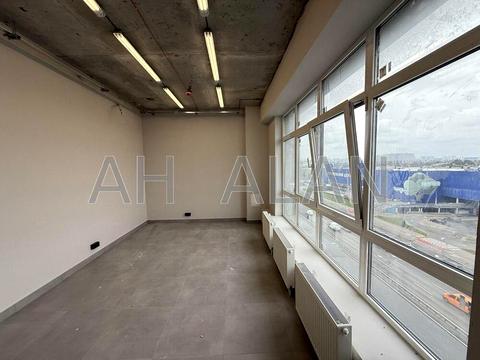 коммерческая по адресу Степана Бандеры просп. (Московський), 8