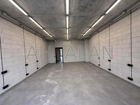 коммерческая по адресу Степана Бандеры просп. (Московський), 8