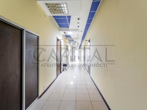 комерційна за адресою Василя Макуха вул. (Івана Шевцова), 1