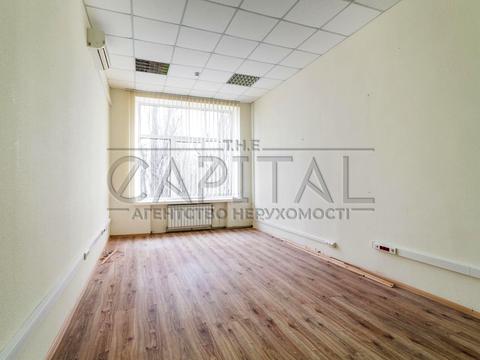 комерційна за адресою Василя Макуха вул. (Івана Шевцова), 1