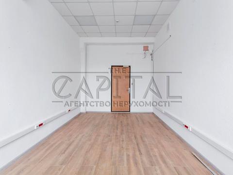 комерційна за адресою Василя Макуха вул. (Івана Шевцова), 1