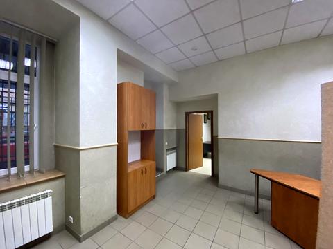 комерційна за адресою Валова вул., 16