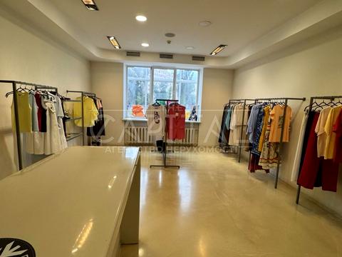 комерційна за адресою Київ, Володимира Івасюка просп. (Героїв Сталінграду), 10-А