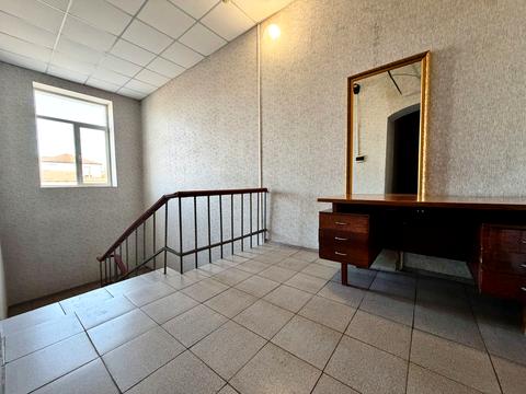 комерційна за адресою Радистів вул., 54