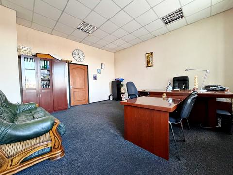 комерційна за адресою Радистів вул., 54