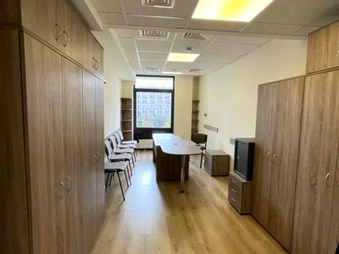 коммерческая по адресу Крещатик ул. (Kreschatic), 17